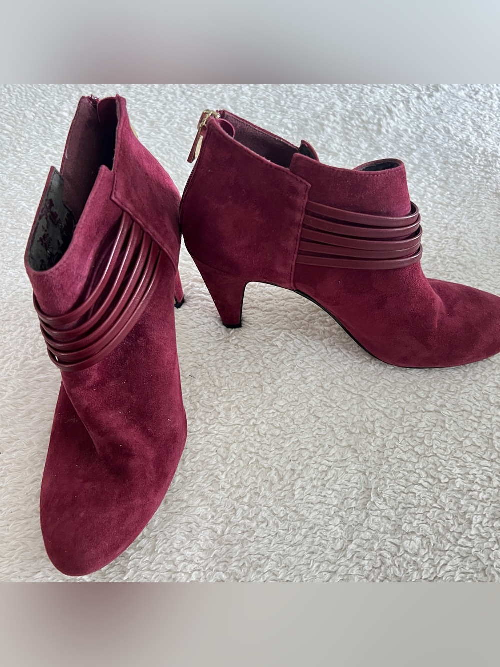 Bella Vita Burgundy Suede Ankle Booties with rear zipper size 8.5